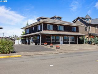 220 Nw SPRING St, Waldport, OR 97394