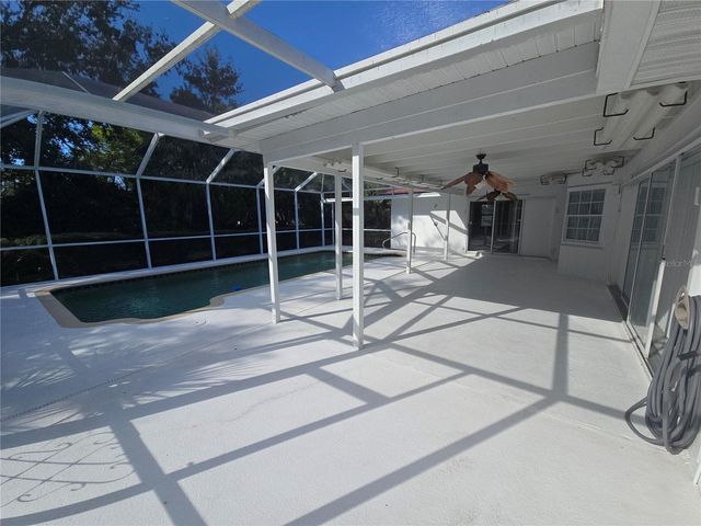 1008 CIMARRON CIR, Bradenton, FL 34209