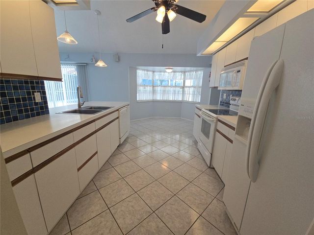 1008 CIMARRON CIR, Bradenton, FL 34209