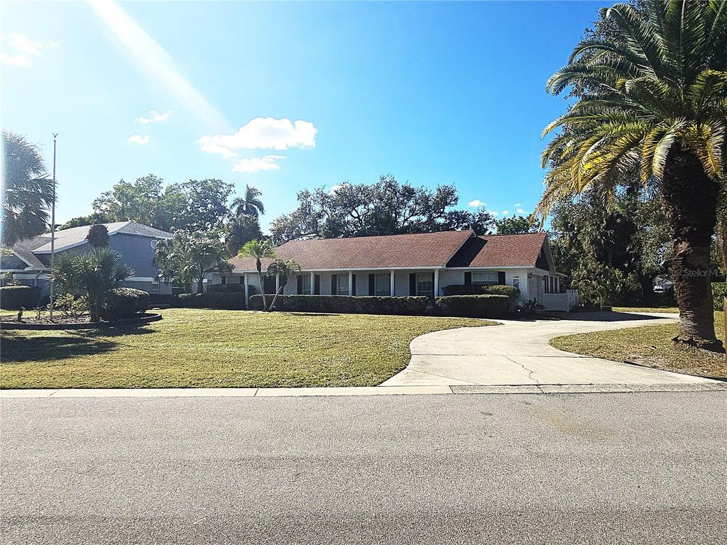 1008 CIMARRON CIR, Bradenton, FL 34209