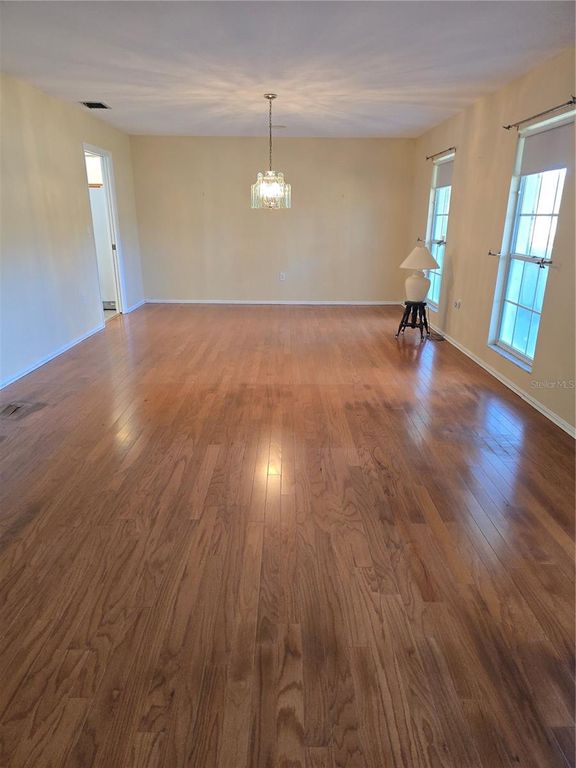 Image 18 of property listing at 1008 CIMARRON CIR, Bradenton, FL 34209