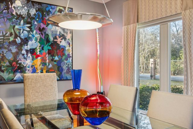 37 E Broad Oaks, Houston, TX 77056