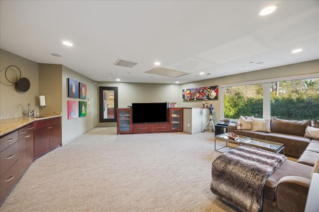 37 E Broad Oaks, Houston, TX 77056