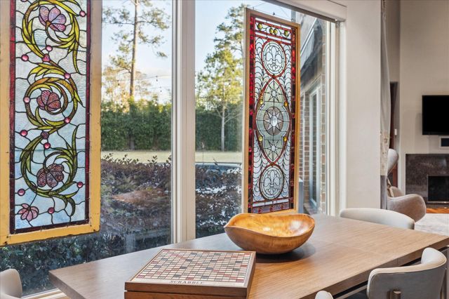 37 E Broad Oaks, Houston, TX 77056