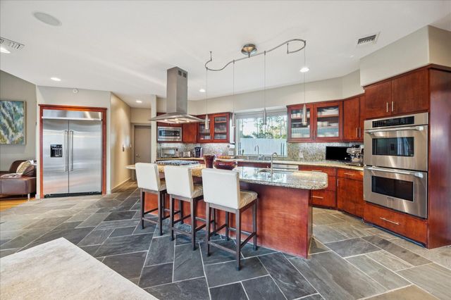 37 E Broad Oaks, Houston, TX 77056