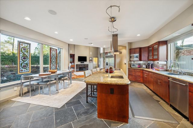 37 E Broad Oaks, Houston, TX 77056