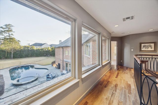 37 E Broad Oaks, Houston, TX 77056