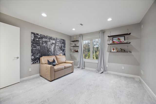 37 E Broad Oaks, Houston, TX 77056