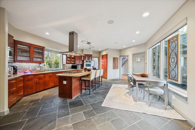 37 E Broad Oaks, Houston, TX 77056