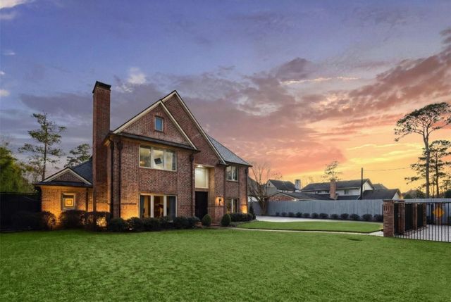 37 E Broad Oaks, Houston, TX 77056