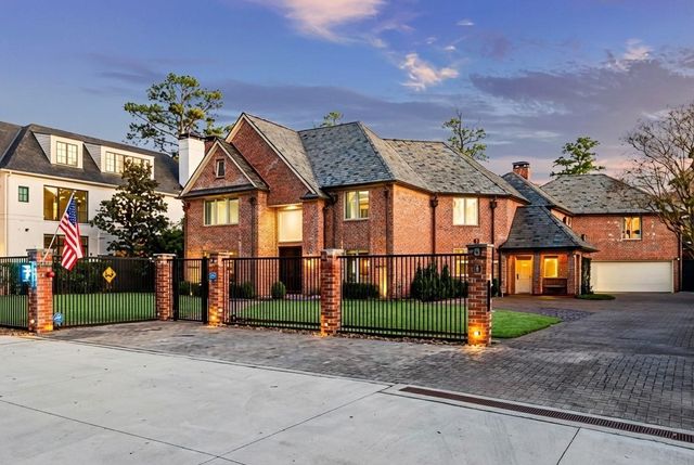 37 E Broad Oaks, Houston, TX 77056