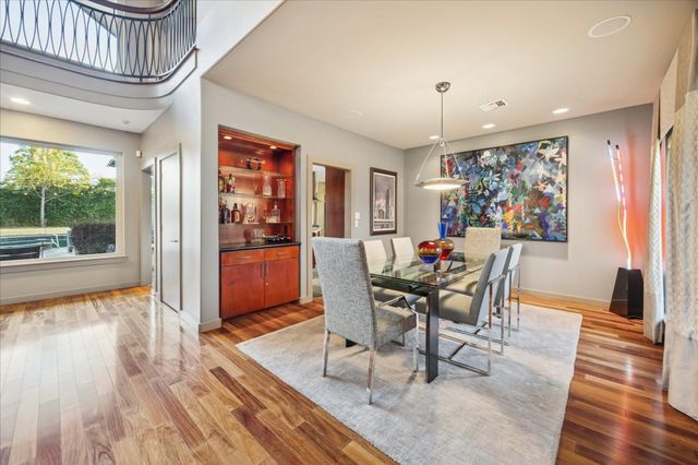 37 E Broad Oaks, Houston, TX 77056