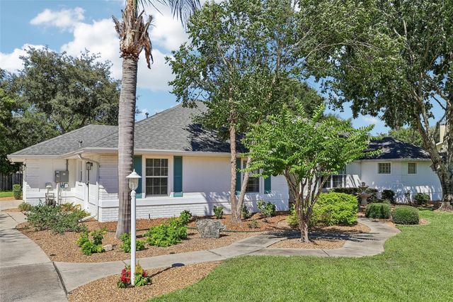 64 LAKE DIAMOND BOULEVARD, Ocala, FL 34472