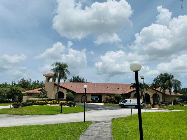 5851 PARKWALK Circle W, Boynton Beach, FL 33472