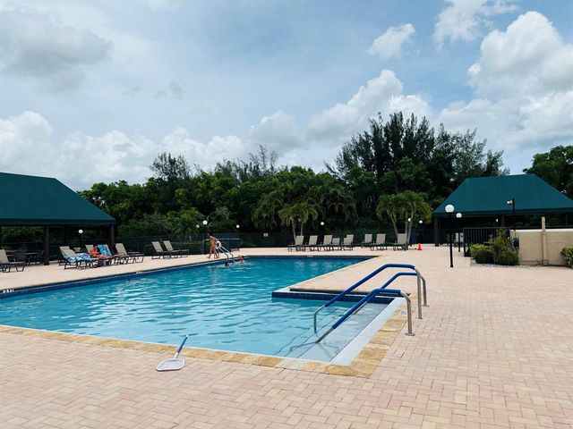 5851 PARKWALK Circle W, Boynton Beach, FL 33472