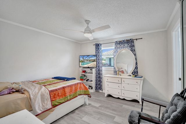 1852 NW 82ND Avenue, Coral Springs, FL 33071