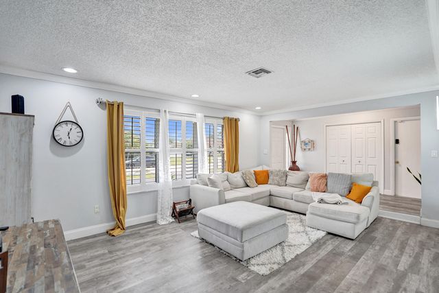1852 NW 82ND Avenue, Coral Springs, FL 33071