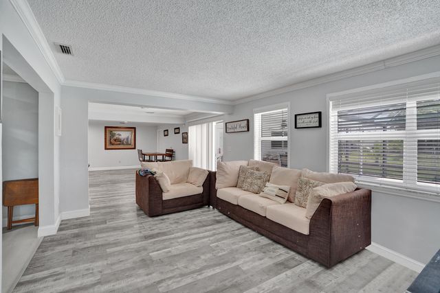 1852 NW 82ND Avenue, Coral Springs, FL 33071