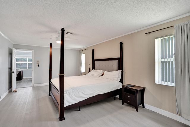 1852 NW 82ND Avenue, Coral Springs, FL 33071