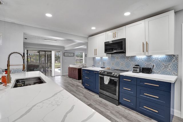 1852 NW 82ND Avenue, Coral Springs, FL 33071