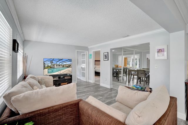 1852 NW 82ND Avenue, Coral Springs, FL 33071