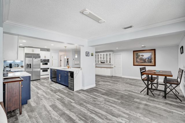 1852 NW 82ND Avenue, Coral Springs, FL 33071