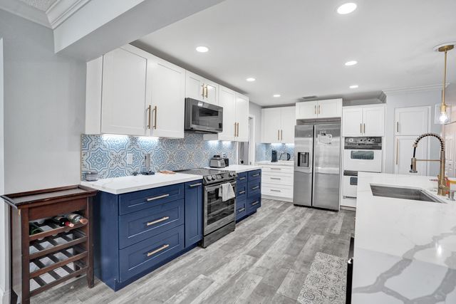 1852 NW 82ND Avenue, Coral Springs, FL 33071