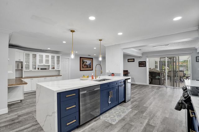 1852 NW 82ND Avenue, Coral Springs, FL 33071
