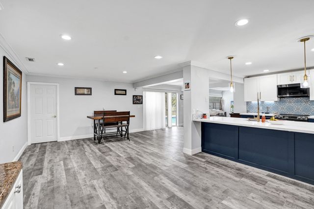 1852 NW 82ND Avenue, Coral Springs, FL 33071