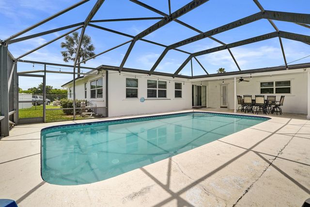 1852 NW 82ND Avenue, Coral Springs, FL 33071