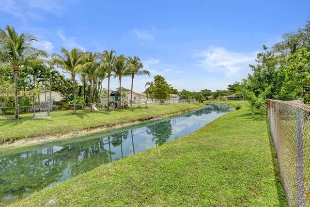 1852 NW 82ND Avenue, Coral Springs, FL 33071