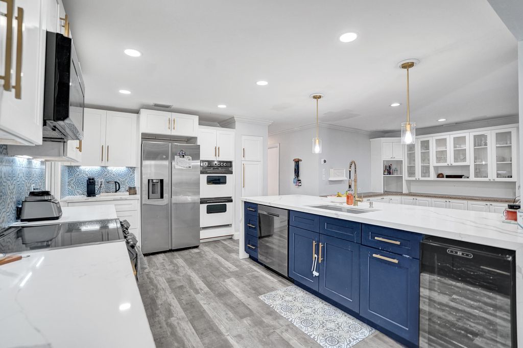 1852 NW 82ND Avenue, Coral Springs, FL 33071