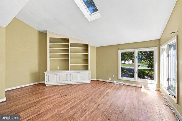 45 LLANFAIR CIR, Ardmore, PA 19003