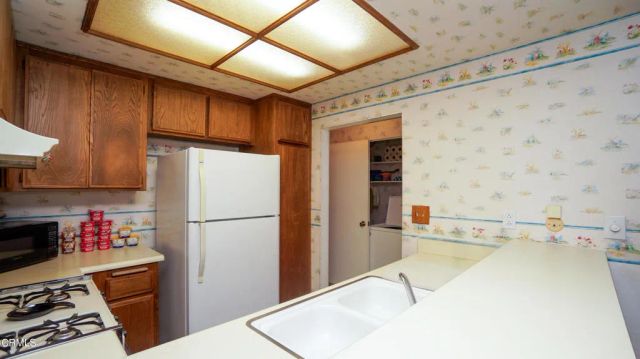 1233 Osage Lane, Ventura, CA 93004