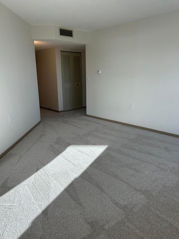 6615 Lake Shore Drive S 900, Richfield, MN 55423