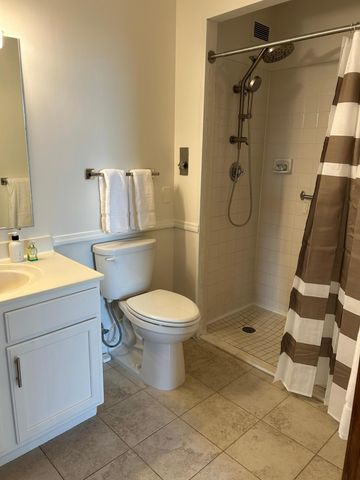 6615 Lake Shore Drive S 900, Richfield, MN 55423