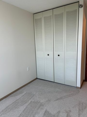 6615 Lake Shore Drive S 900, Richfield, MN 55423