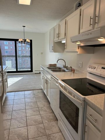 6615 Lake Shore Drive S 900, Richfield, MN 55423