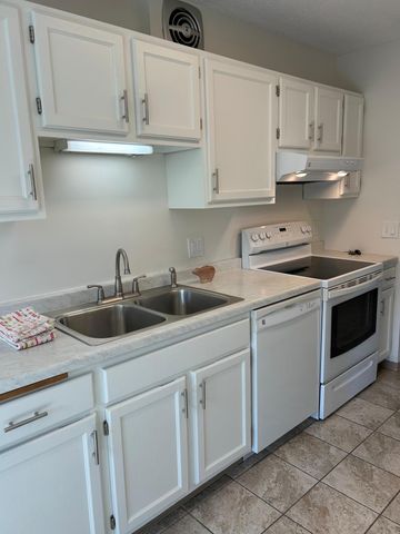 6615 Lake Shore Drive S 900, Richfield, MN 55423