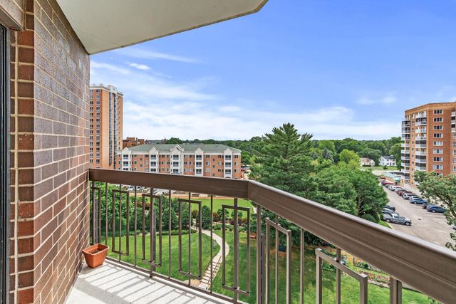 6615 Lake Shore Drive S 900, Richfield, MN 55423