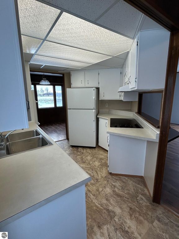 Image 10 of property listing at 5614 Cavender Drive, Shepherd, MI 48883