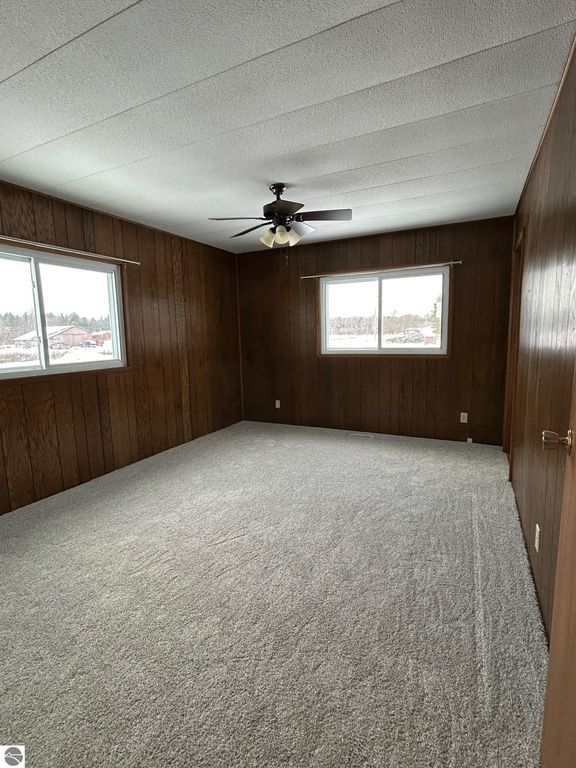 Image 19 of property listing at 5614 Cavender Drive, Shepherd, MI 48883