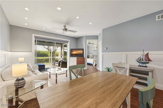 230 Newport DR 602, Naples, FL 34114