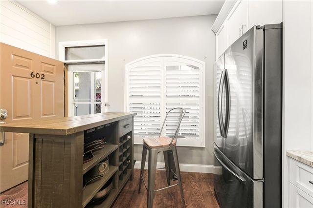 230 Newport DR 602, Naples, FL 34114