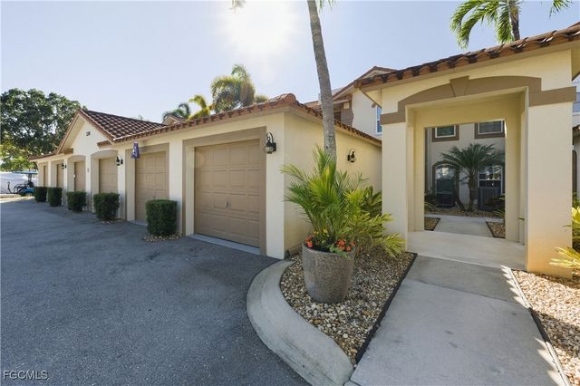 230 Newport DR 602, Naples, FL 34114