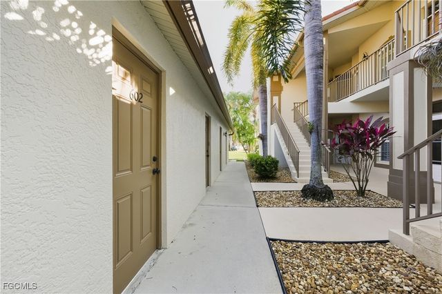 230 Newport DR 602, Naples, FL 34114