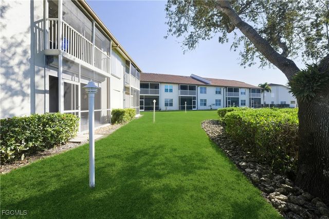 230 Newport DR 602, Naples, FL 34114