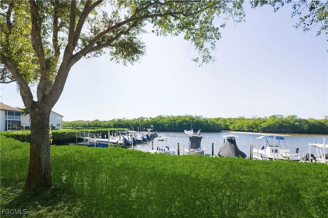 230 Newport DR 602, Naples, FL 34114