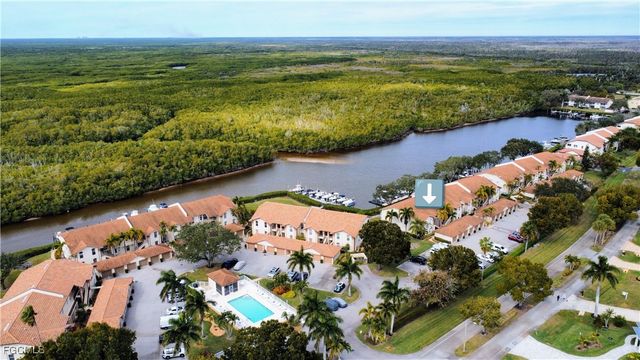 230 Newport DR 602, Naples, FL 34114