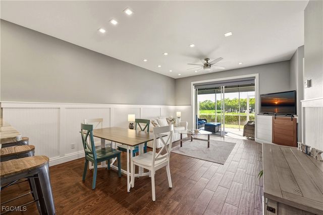 230 Newport DR 602, Naples, FL 34114